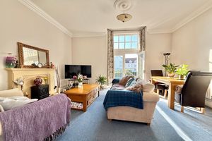 Lounge / Diner - click for photo gallery